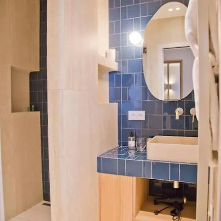 Margot - Luxury 2br Mouffetard Historic Heights 파리