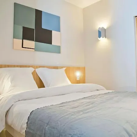 Margot - Luxury 2br Mouffetard Historic Heights 아파트