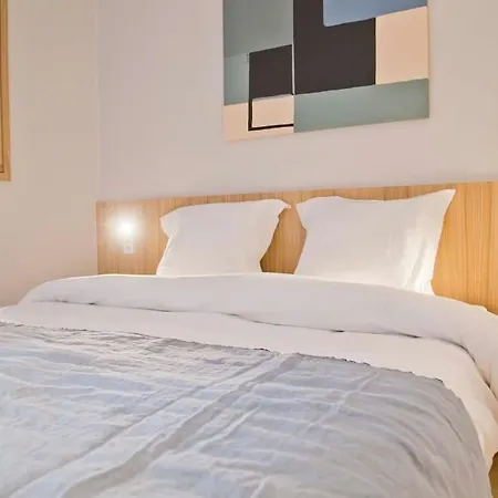 Margot - Luxury 2br Mouffetard Historic Heights 파리