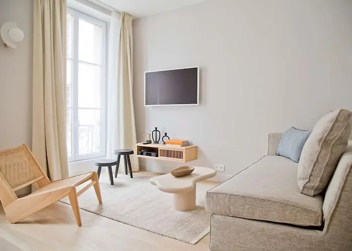 Margot - Luxury 2br Mouffetard Historic Heights Apartment Paris