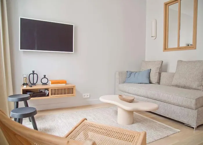 Margot - Luxury 2br Mouffetard Historic Heights Apartment *