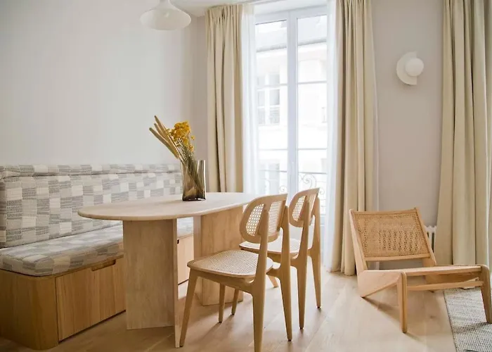 Apartment Margot - Luxury 2br Mouffetard Historic Heights Paris